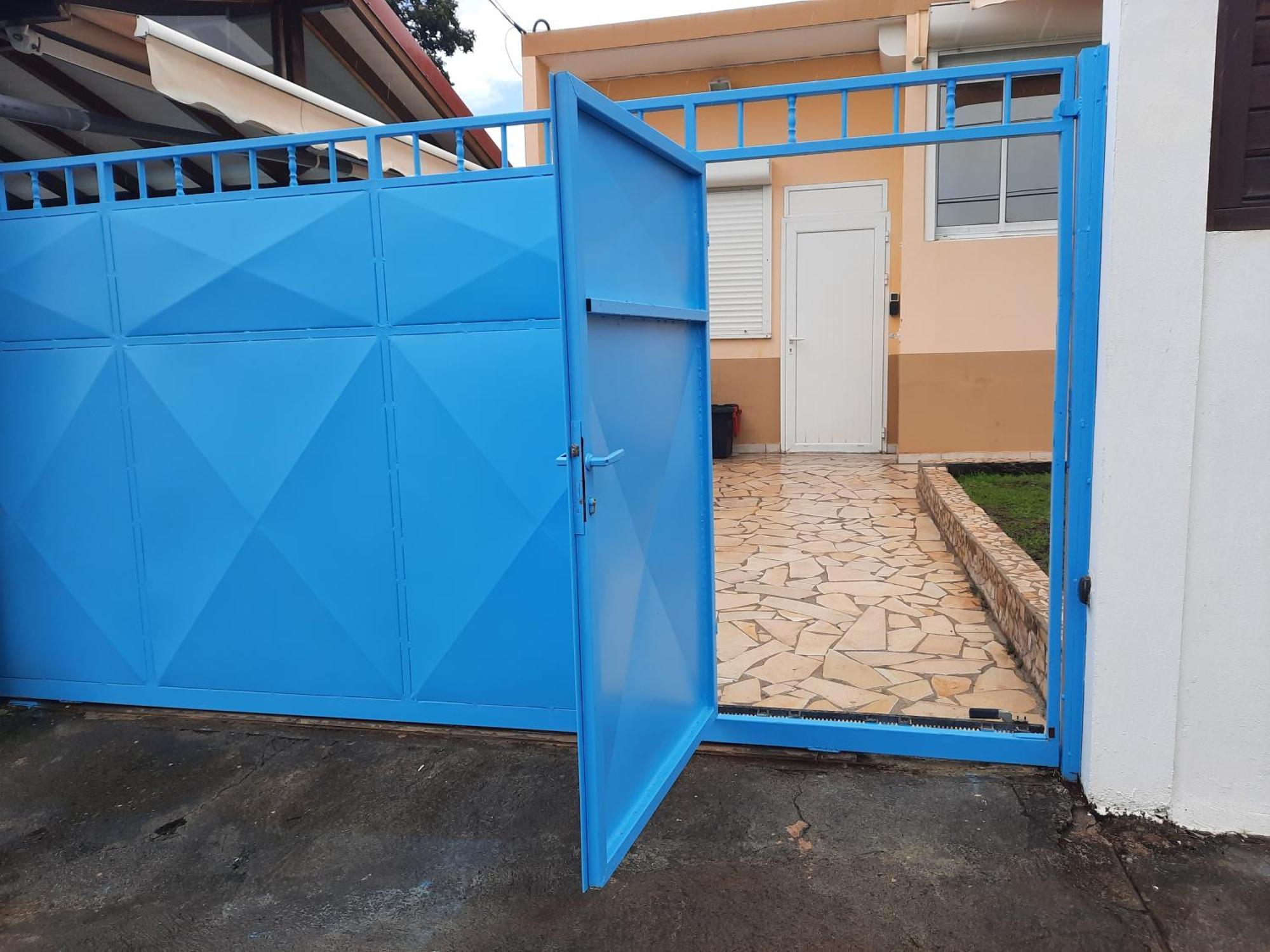 Studio Avec Piscine Privee, Idealement Situe Saint Claude Bagian luar foto